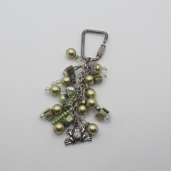 🍀 3/$15 Handmade Green Frog Beaded Charm Keychain - Picture 3 of 3